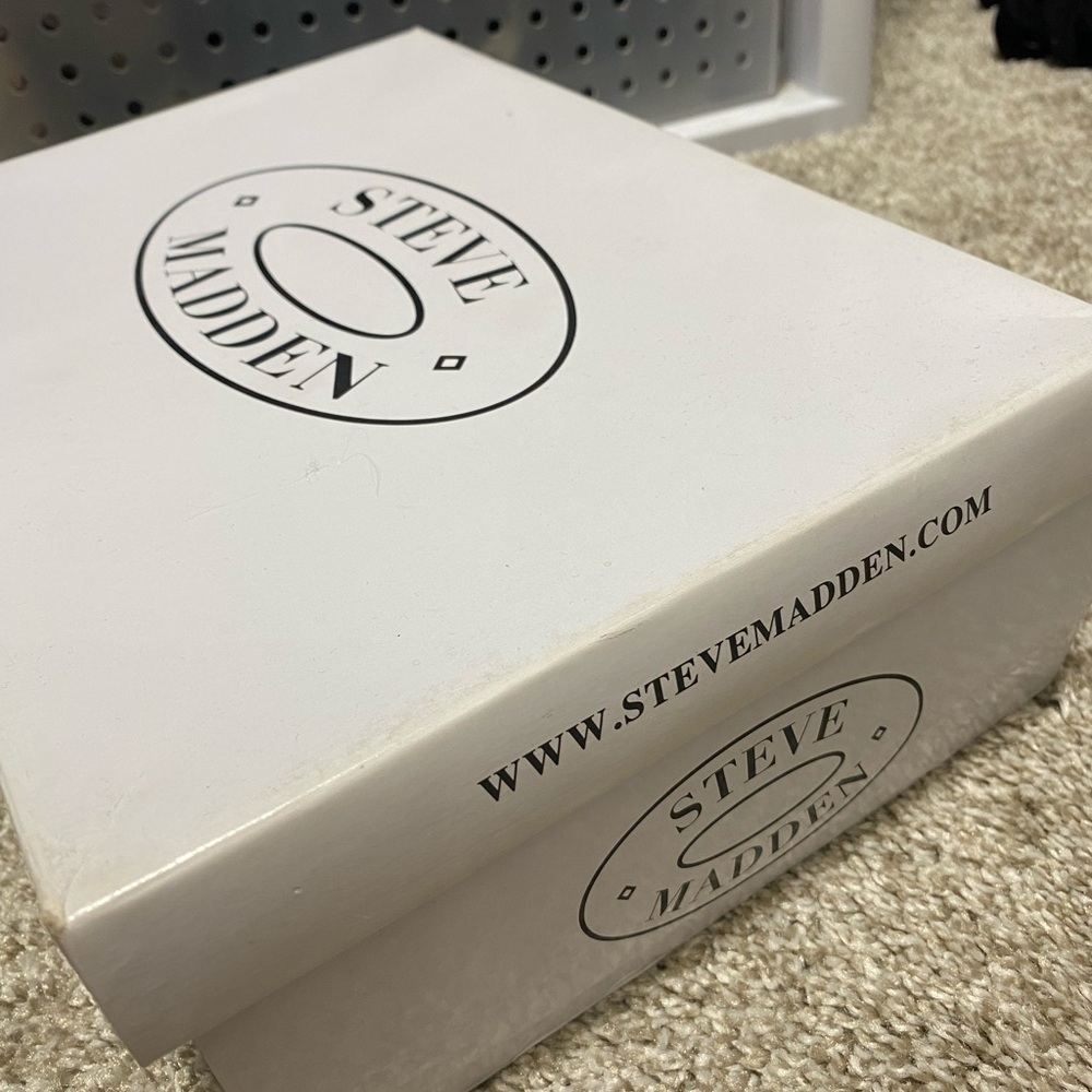 Steve Madden Rhinestone Playy R Heels - Picture 6 of 6